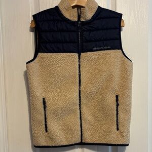 Vineyard Vines Sherpa Vest in Cream and Navy Trim